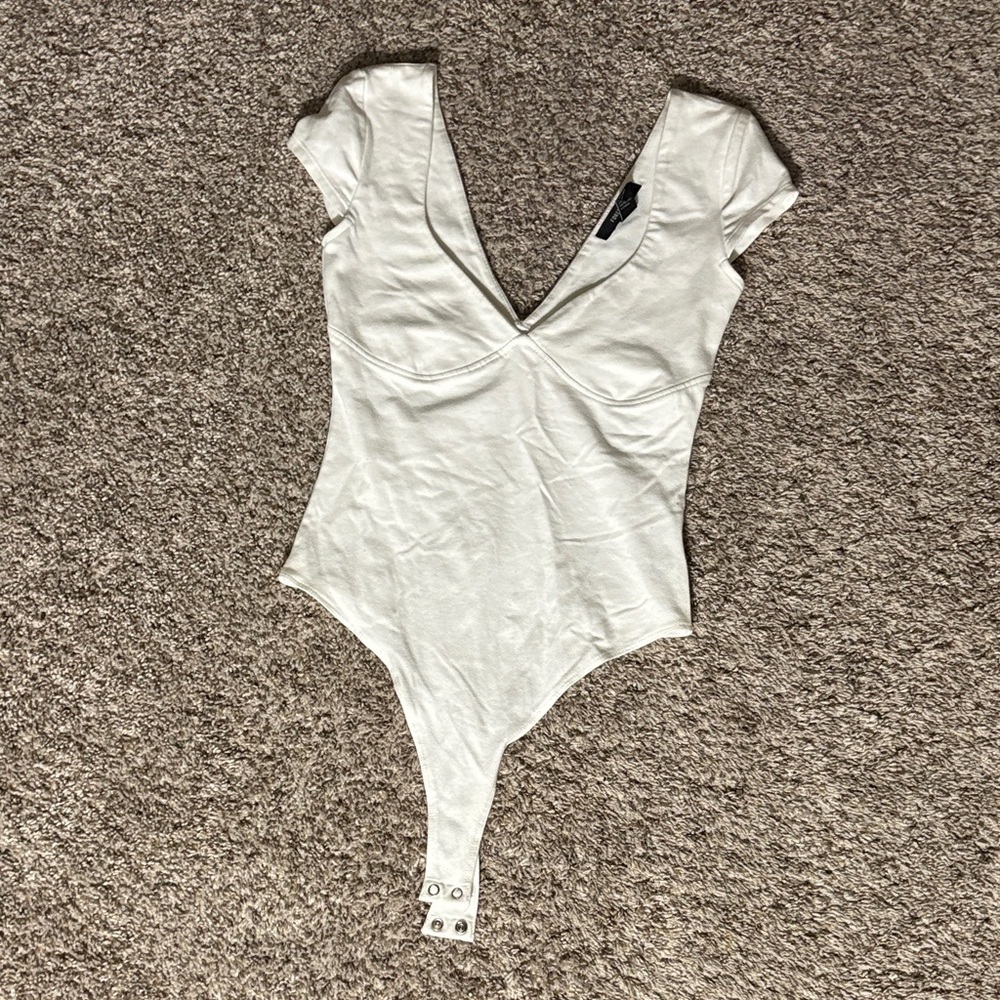 Forever 21 Classic White Top